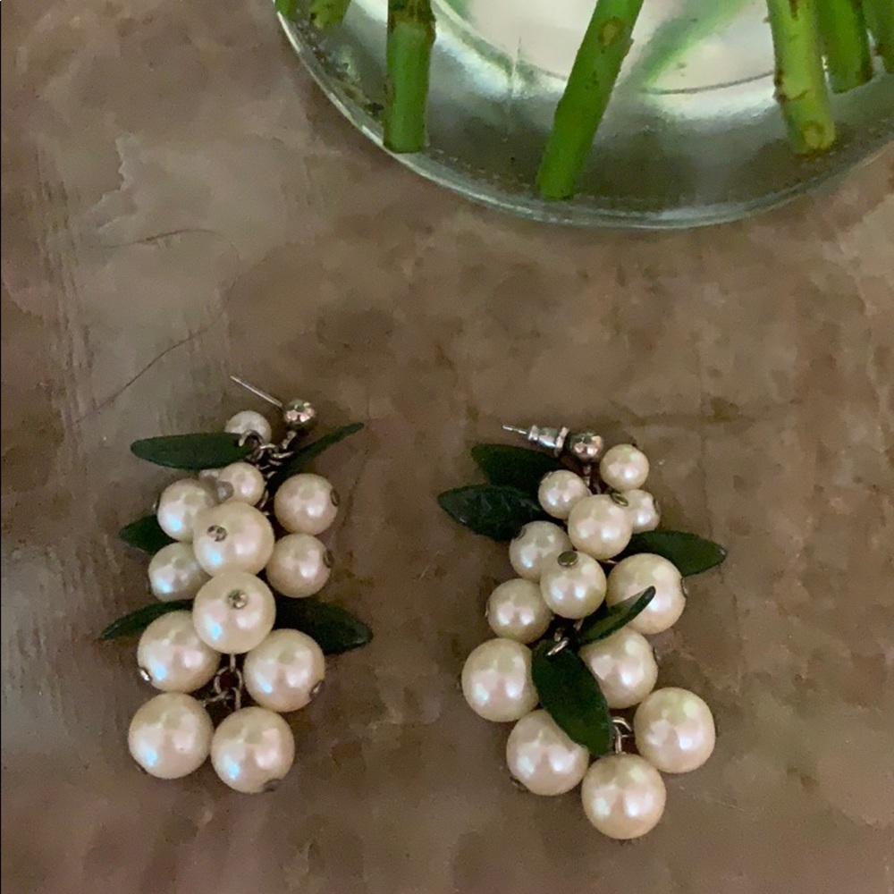 Leaf and pearl dangle earrings